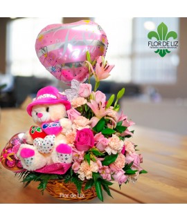 AMOR A MILLON EN ROSAS PRIMAVERALES+PELUCHE PEQ.+CHOCOLATES CORAZÓN+GLOBO GRANDE